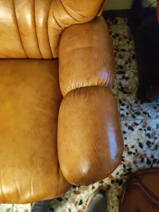 Sillón de piel marrón