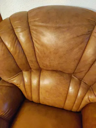 Sillón de piel marrón