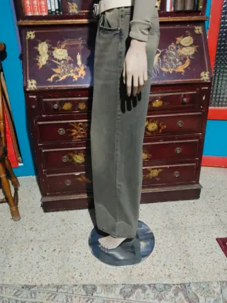 Pantalones vaqueros mujer.