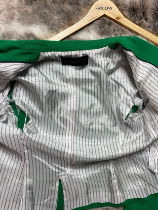 Americana Zara Verde Botones Dorados