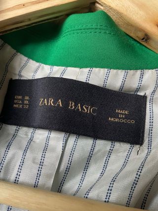 Americana Zara Verde Botones Dorados