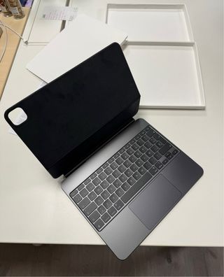 Magic Keyboard iPad Pro 13 M4/M5