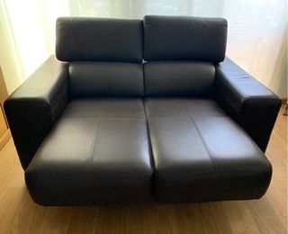 Divano in pelle marrone cioccolato