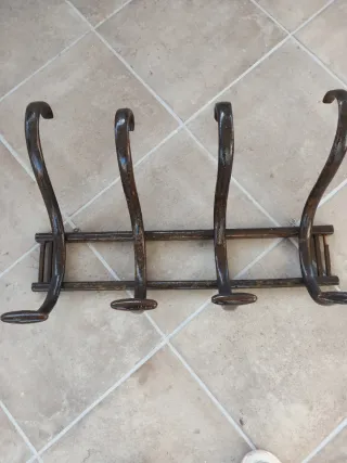 Perchero rústico de madera