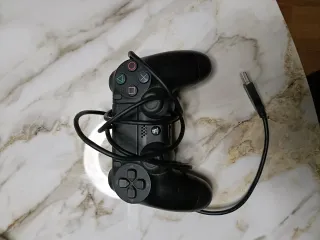 PS4 (PlayStation 4) Negra + 4 Juegos