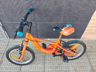 Bicicleta infantil naranja 14 pulgadas