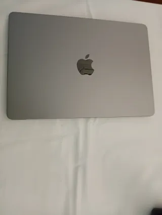 MacBook Air M2 Gris Espacial