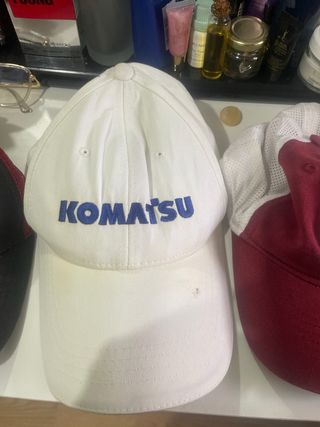 Lote de gorras variadas