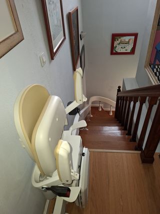 SILLAS SALVAESCALERAS EN PONFERRADA
