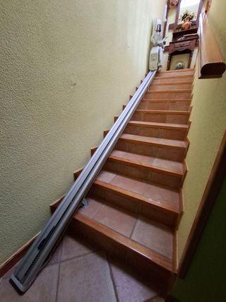 SILLAS SALVAESCALERAS EN PONFERRADA