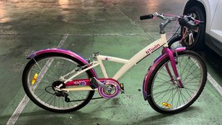 Bicicleta Btwin niña rosa y crema