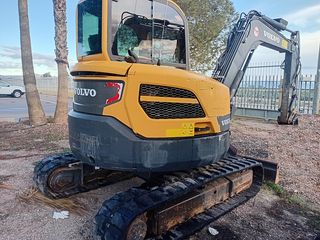 Mini Excavadora Volvo ECR 58 D