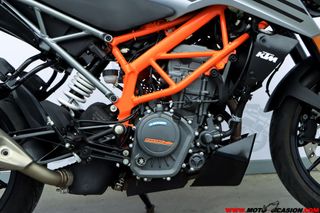 KTM 125 DUKE -APTA B Y A1-