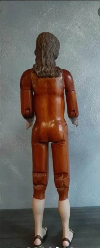 Virgen de madera articulada