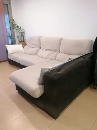 Sofá Chaiselongue beige y marron oscuro