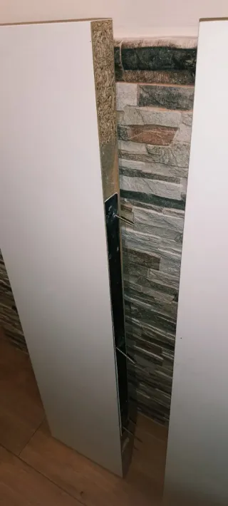 Estanterías de madera blancas