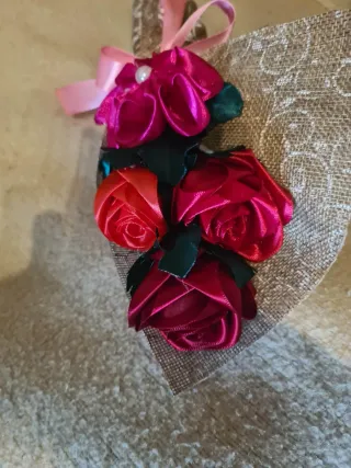 Buquê de Rosas de Cetim