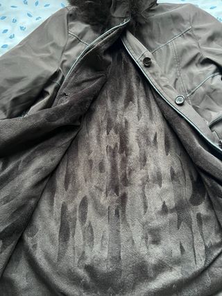 Abrigo marrón con capucha y pelo