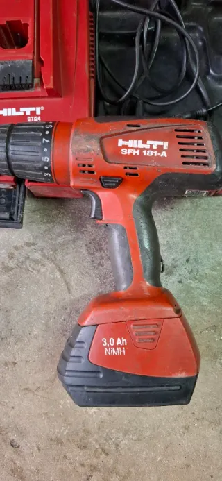 Taladro percutor Hilti con maletín