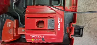 Taladro percutor Hilti con maletín