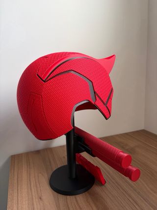 Pack Daredevil – Casco + Armas + Soporte