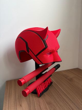 Pack Daredevil – Casco + Armas + Soporte