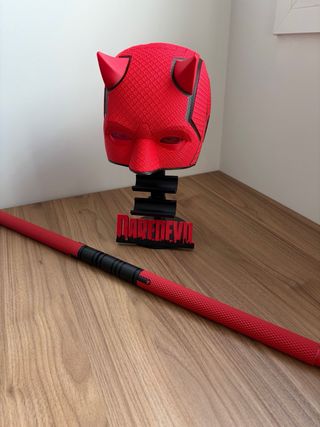 Pack Daredevil – Casco + Armas + Soporte