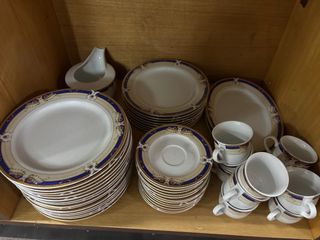 Vajilla de porcelana azul y blanca