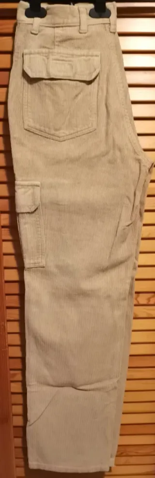Pantalones tipo cargo pana beige talla 38. Algodón