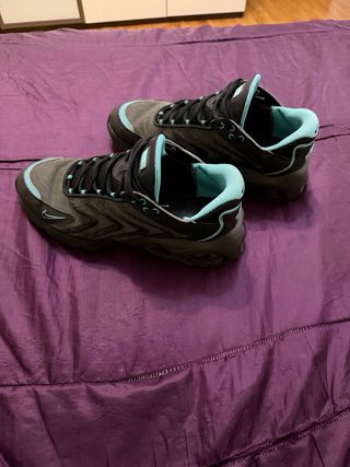 Zapatillas Nike Negras y Turquesa