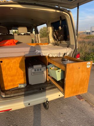 Mueble furgoneta camper volkswagen T5 + colchón.
