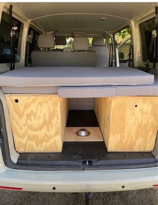 Mueble furgoneta camper volkswagen T5 + colchón.
