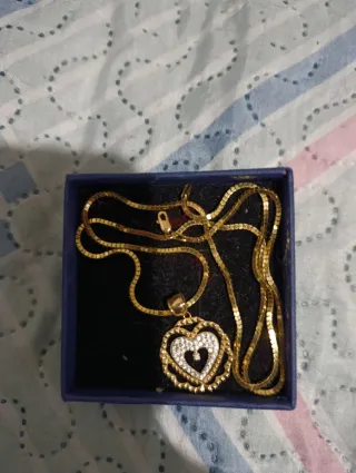 Cadena 10k con dije corazón diamantes