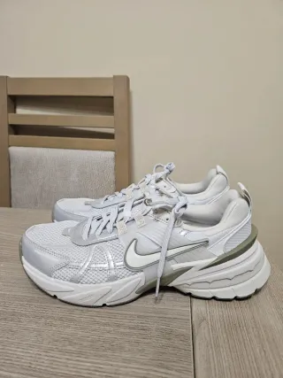 Zapatillas Nike V2K Run Blancas y Plata