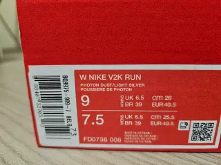 Zapatillas Nike V2K Run Blancas y Plata