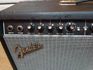 Amplificador Fender Champion 100