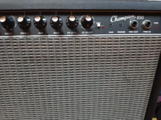 Amplificador Fender Champion 100