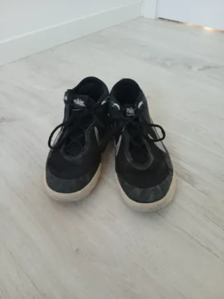 Zapatillas Baloncesto Nike Negras y Plateadas