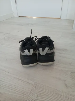 Zapatillas Baloncesto Nike Negras y Plateadas