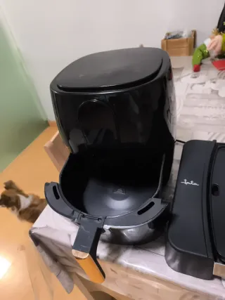 Freidora de aire negra