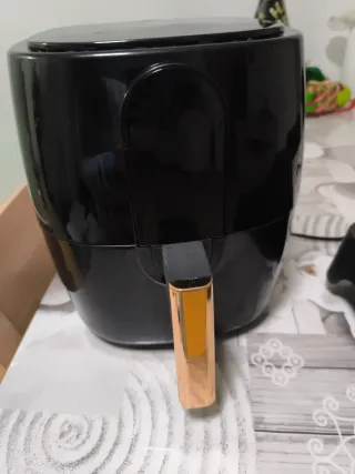 Freidora de aire negra