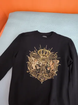 Sudadera chico con estampado dorado