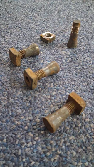 Tornillos para maquina de coser