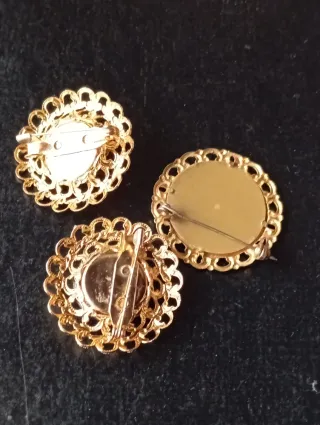 Lote 3 broches vintage dorados y rojos