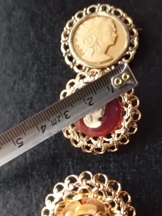 Lote 3 broches vintage dorados y rojos