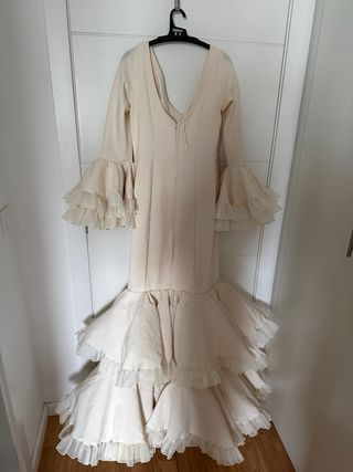 Traje de gitana beige