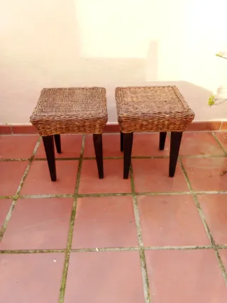 2 Sgabelli in Vimini e Legno