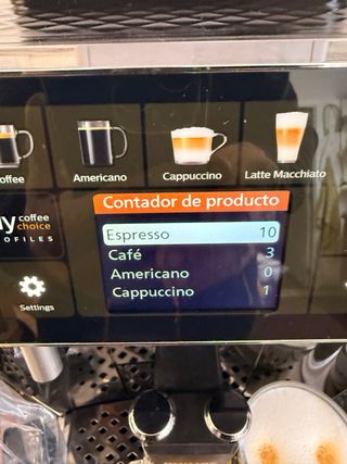 Macchina da caffè Philips Serie 5400 in esposizione