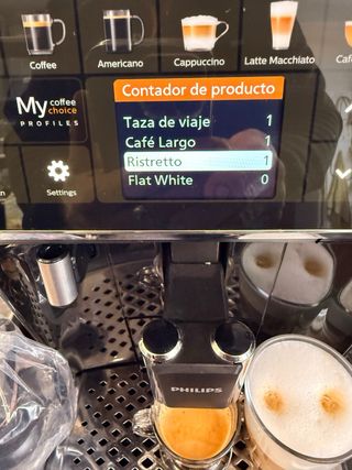 Macchina da caffè Philips Serie 5400 in esposizione