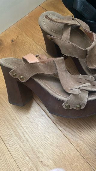 9 pares de zapatos de marca